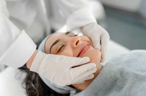 Best بیوٹی کلینک best Beauty Clinic services, Skin Care in swabi, Face care beauty in swabi, Best Beauty Clinic in swabi, Aljannat Hospital Best Doctor for skin and beauty